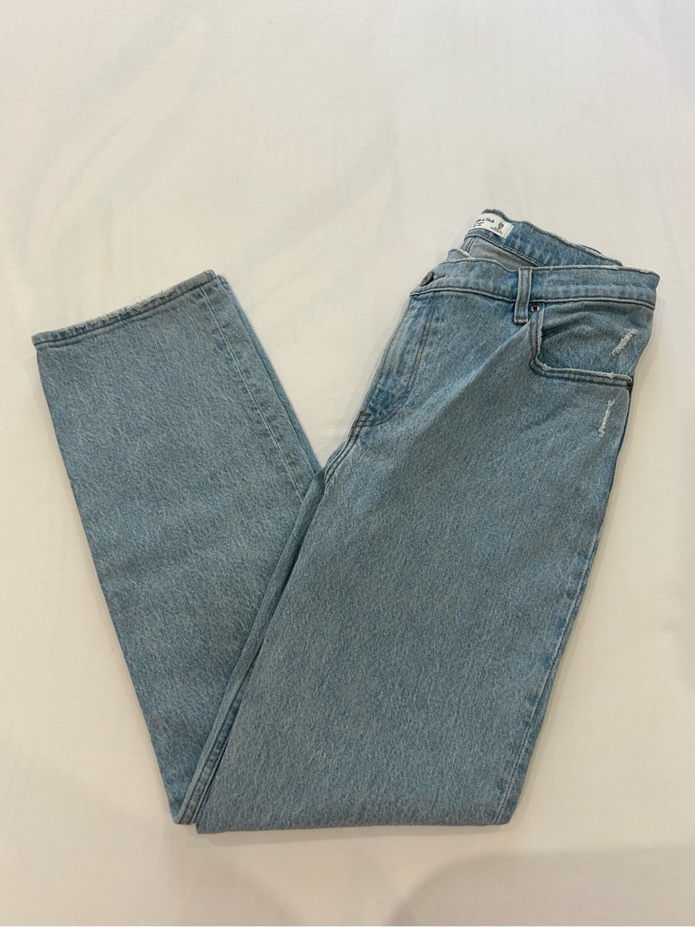 Abercrombie & Fitch 90’s Straight Ultra High Rise Light Blue Jeans, Size 6 /28R